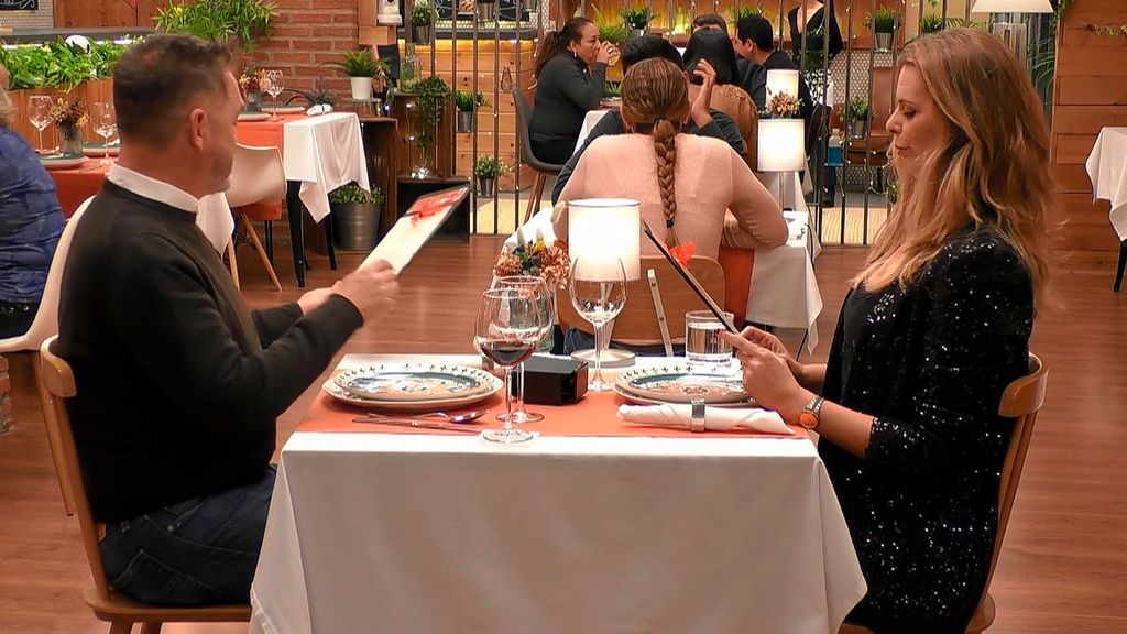 Inés y Óscar durante su cita en 'First Dates'