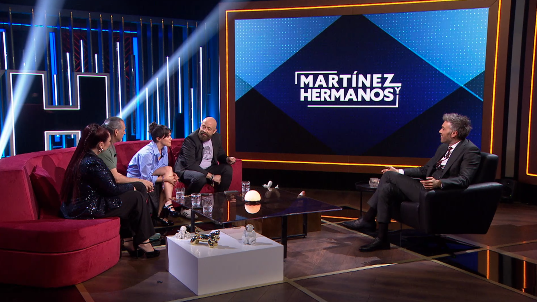 Macarena, la primera en leer los guiones de su hermano Javier Ambrossi