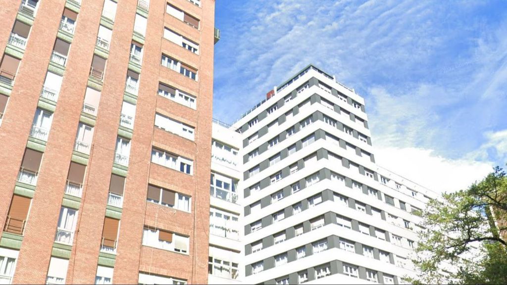 Muere un menor de 16 años al precipitarse desde la ventana de un quinto piso en Gijón
