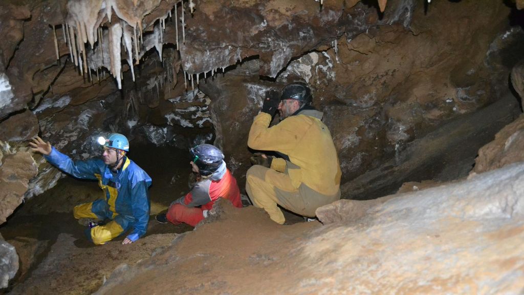 Descubierta en O Courel una nueva cueva subterránea de gran tamaño