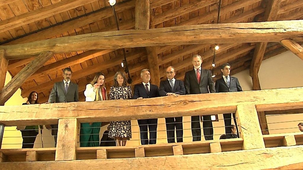 Felipe VI visita el museo de Chillida-Leku