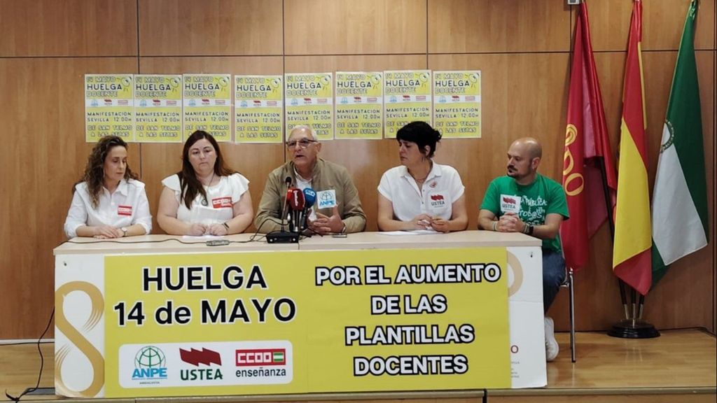 Más de 100.000 profesores encabezan una huelga en Andalucía por sus precarias condiciones