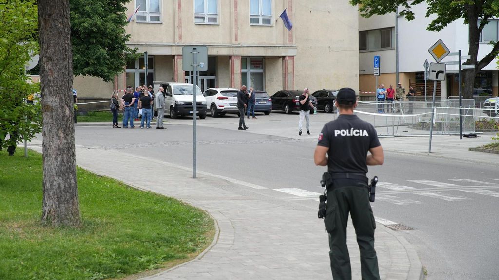 El primer ministro eslovaco, Robert Fico, en estado crítico tras ser herido en un tiroteo