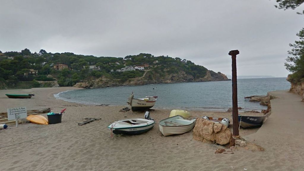 Muere un joven de 23 años ahogado mientras colocaba boyas en la playa de Sa Riera de Begur, en Girona