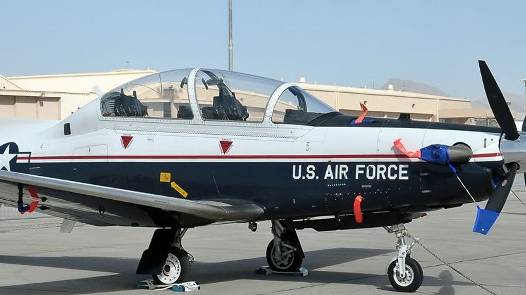 Muere un piloto de la Fuerza Aérea de EEUU después de que se activara el asiento eyectable de su avión mientras operaba en tierra