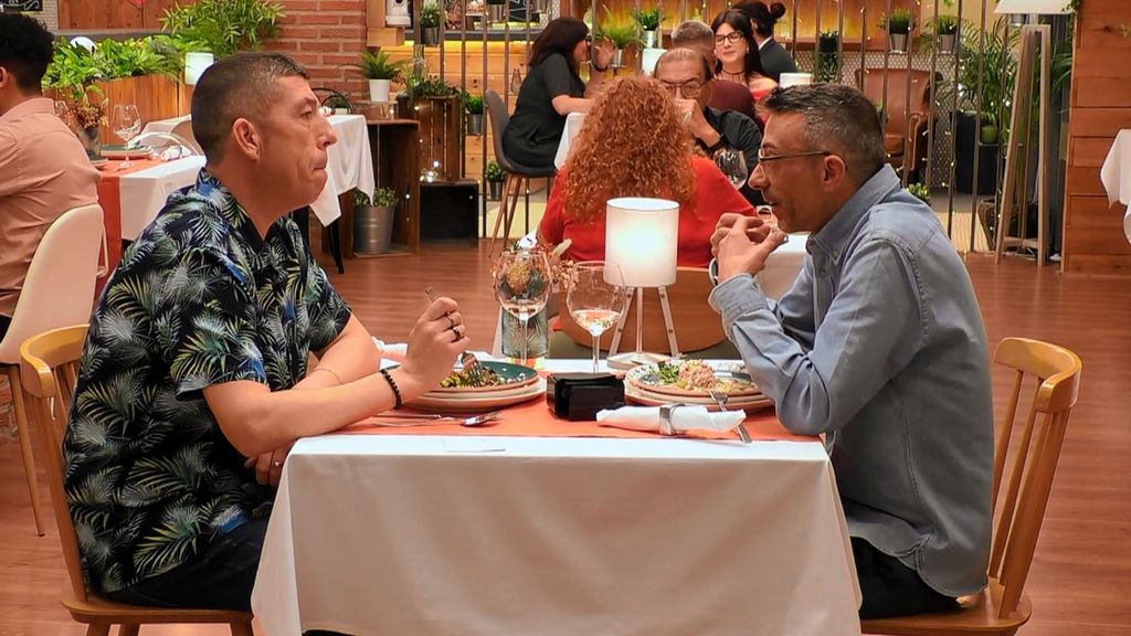 Un soltero reacciona a los complejos físicos de su cita en ‘First Dates’: “He llegado a…”