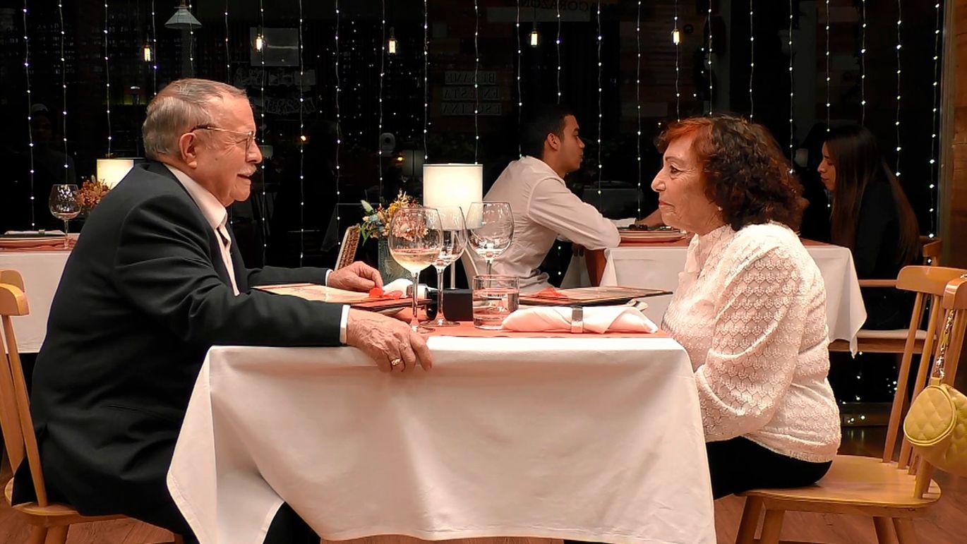Antonio y Gracia durante su cita en 'First Dates'