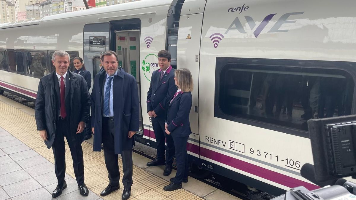 El ministro de Transportes, Óscar Puente, fue recibido en Santiago por el presidente de la Xunta, Alfonso Rueda