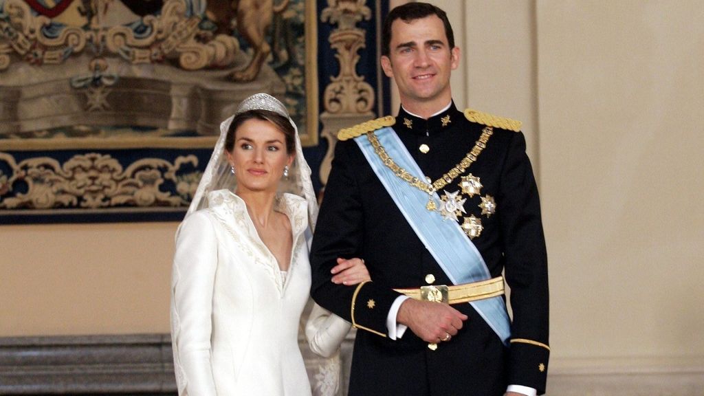 Felipe y Letizia tras haber contraído matrimonio