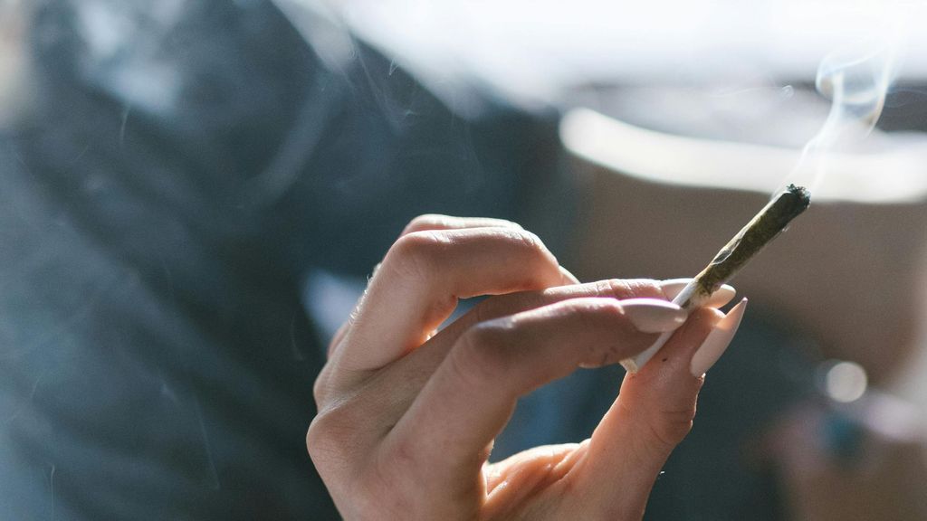 Los médicos subrayan los riesgos del cannabis y el hachís entre jóvenes