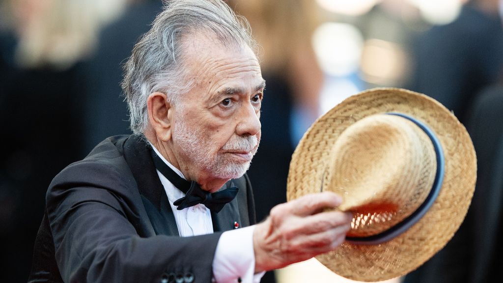 Coppola dice adiós con el sombrero