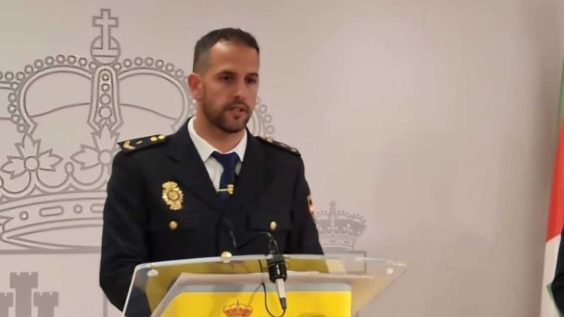 Ignacio Bedoya durante la entrega de la Medalla al Mérito de Protección Civil, en Vitoria