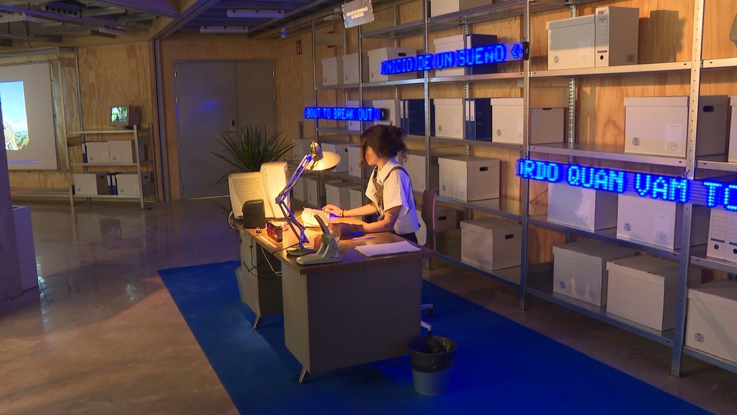 La 'oficina ciudadana' de Barcelona que convierte recuerdos en imágenes, con IA