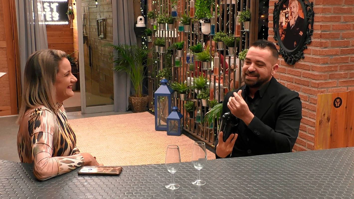Natalia y Ezequiel durante su paso por 'First Dates'
