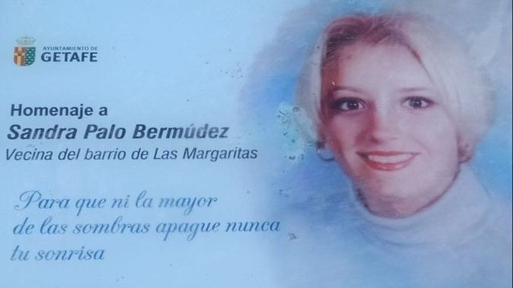 Placa en memoria de Sandra Palo en Getafe