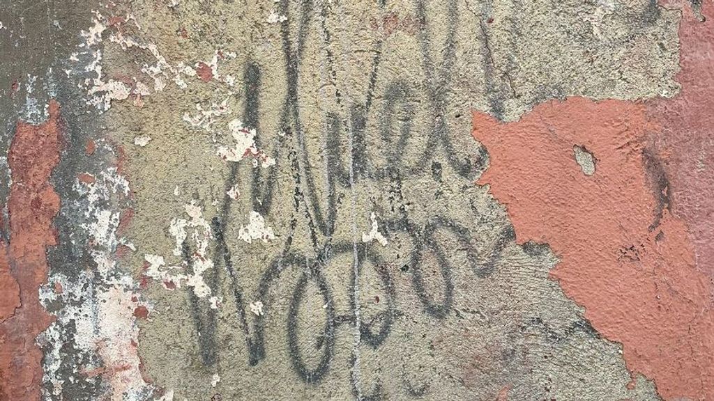 Podría salvarse "la mayor parte" del grafiti del mítico Muelle aparecido en las obras de un edificio de la Cava Alta esquina con la calle Toledo