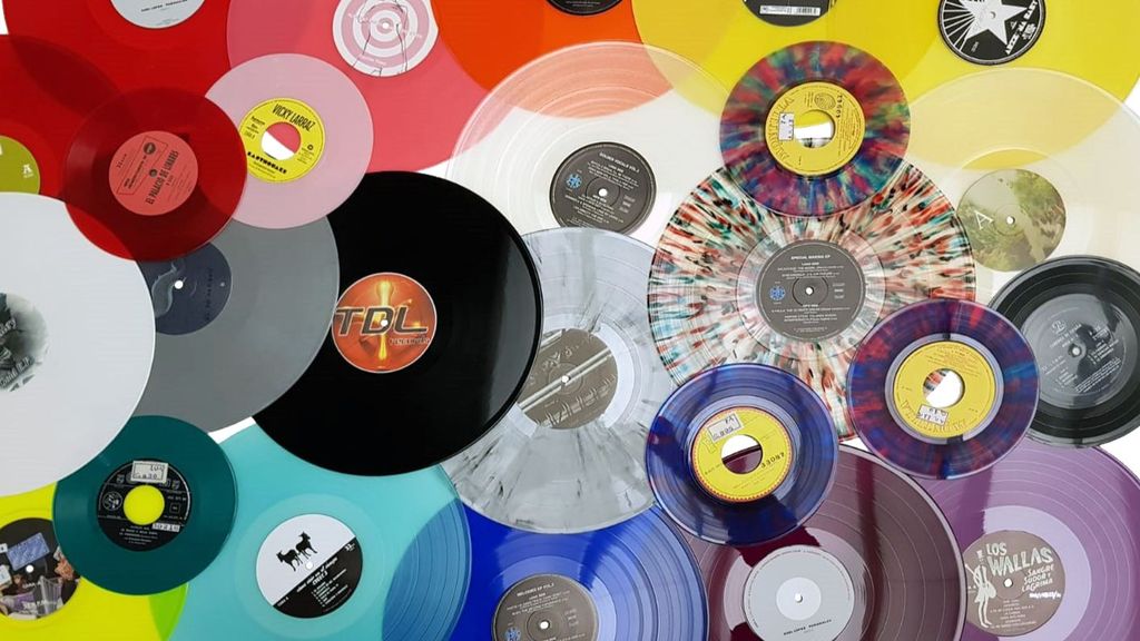 ¿Por qué vuelven a estar de moda los vinilos de colores?