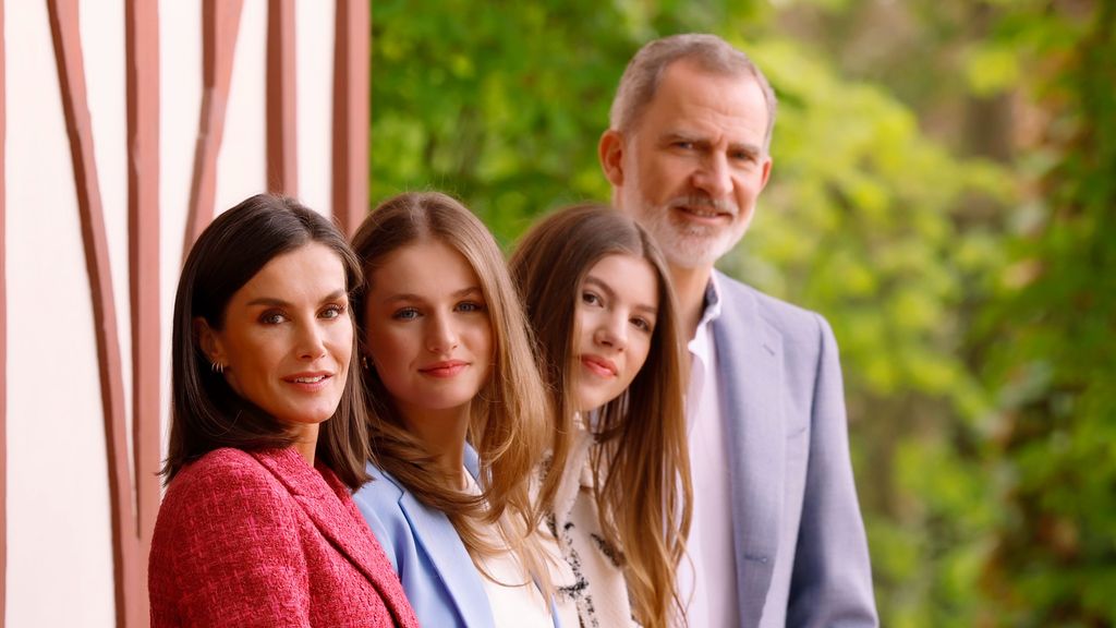 Una de las fotografías de la Familia Real por el 20 aniversario de la boda del Rey Felipe y la Reina Letizia