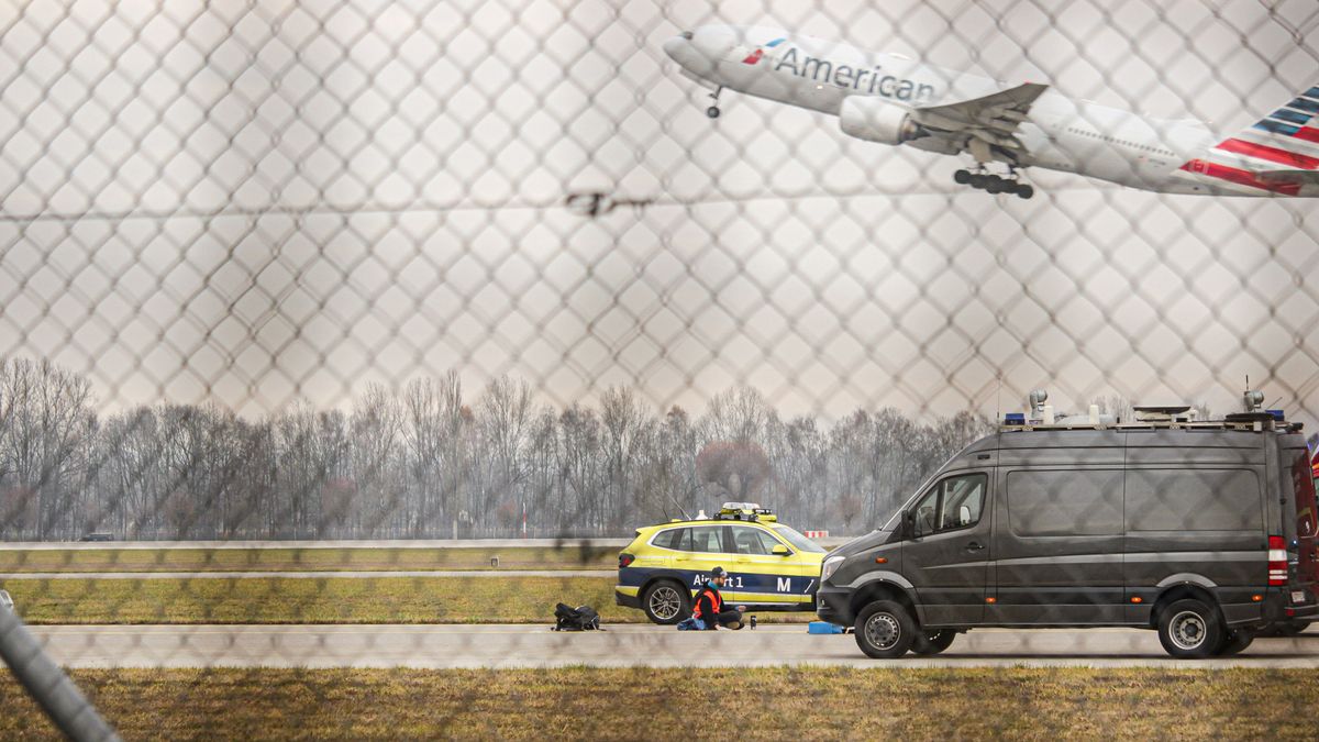 Activistas climáticos paralizan el aeropuerto de Múnich, Alemania