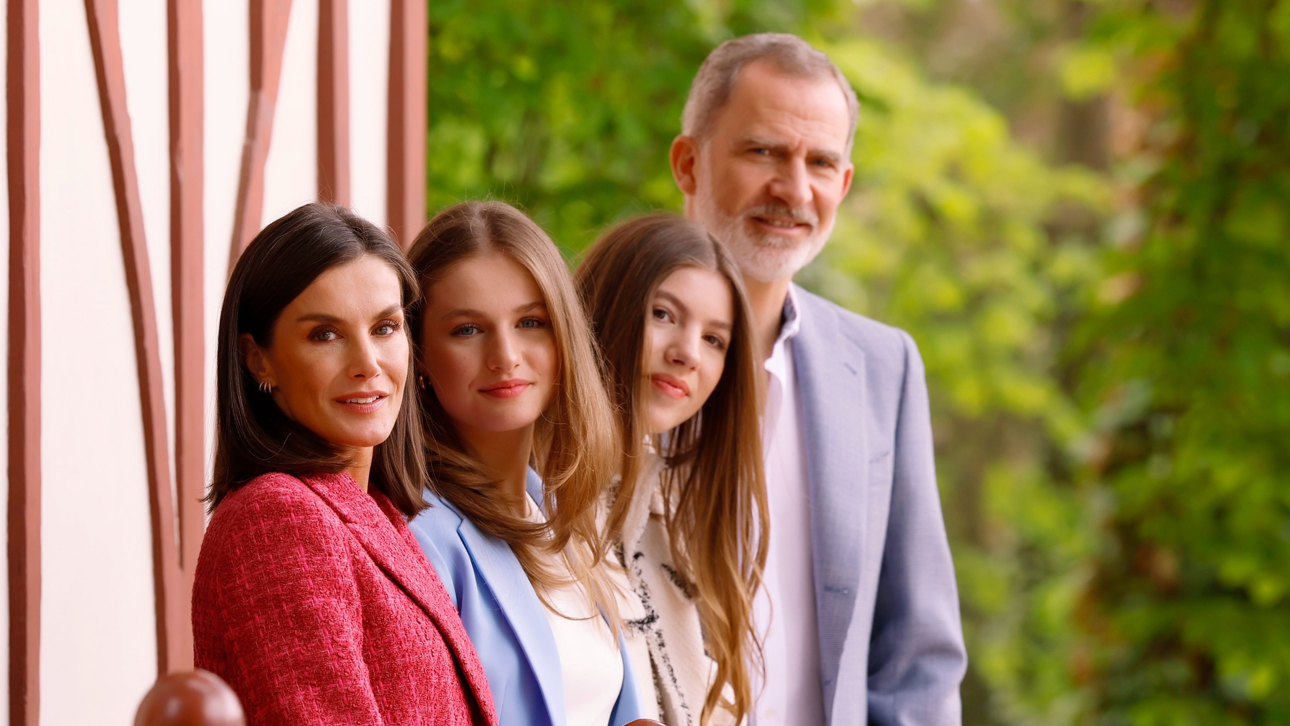 Felipe al cuidado de la familia