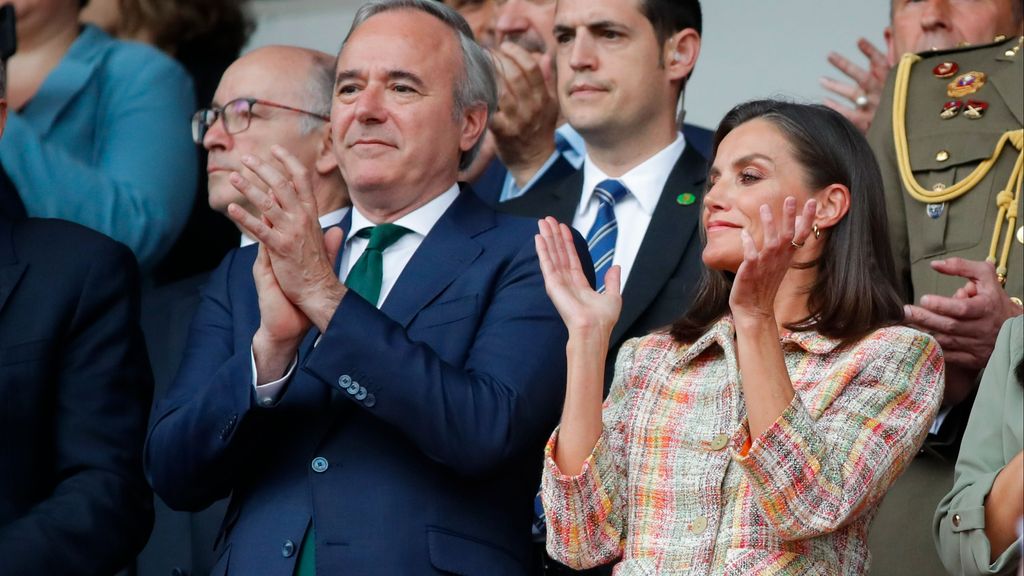 La prensa felicita a la reina Letizia por su aniversario de boda en la final de la Copa de la Reina de fútbol