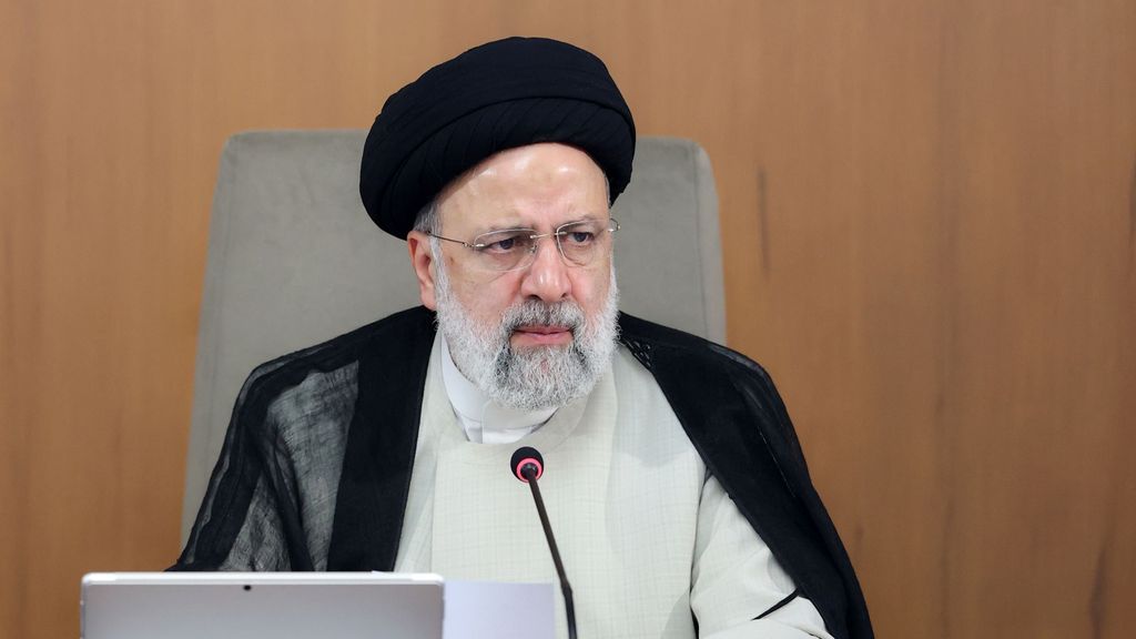 El presidente de Irán, Ebrahim Raisi, en paradero desconocido tras estrellarse su helicóptero