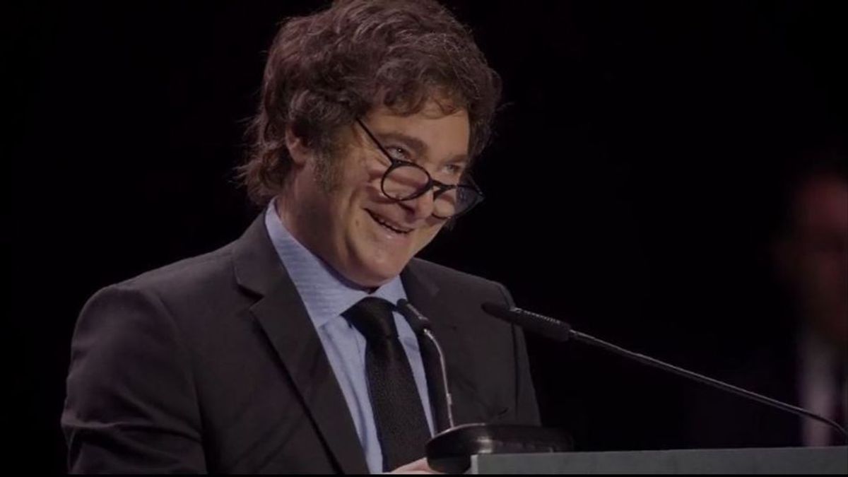 Javier Milei llama corrupta a la mujer de Pedro Sánchez