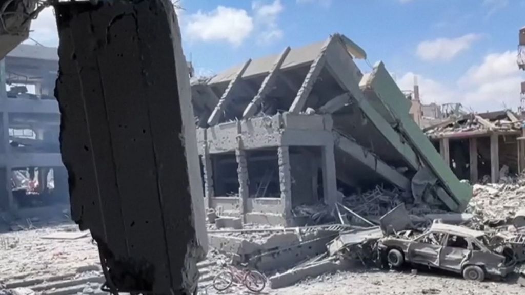 Lágrimas entre los 'Celtas Cortos': las bombas de Israel acaban con el colegio que ayudaron a construir