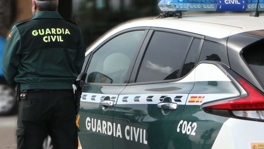 Un hombre se atrinchera con un arma y dos menores en su vivienda en Huétor Tájar, Granada