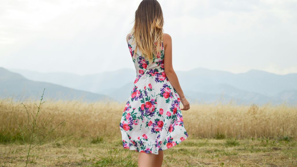 chica con vestido