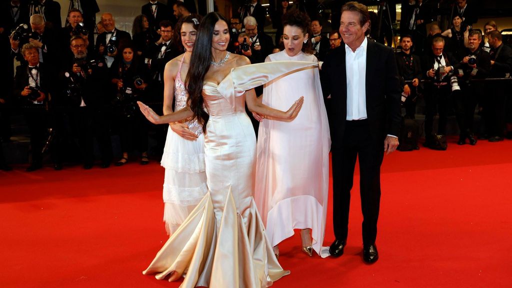 Demi Moore deslumbra en la alfombra roja de Cannes