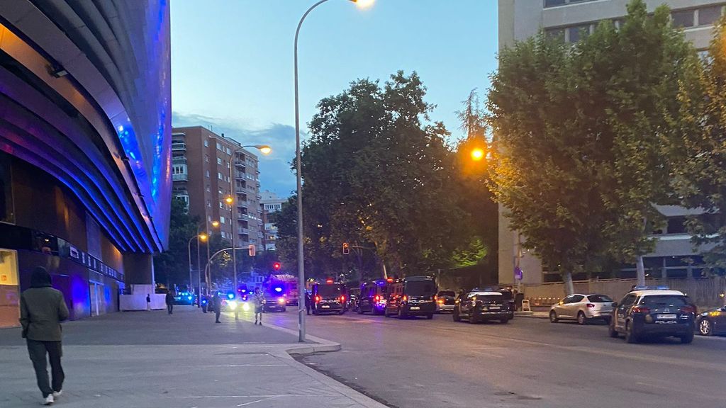 Fuerte reyerta con disparos entre feriantes junto al Santiago Bernabéu: hay seis heridos, uno grave