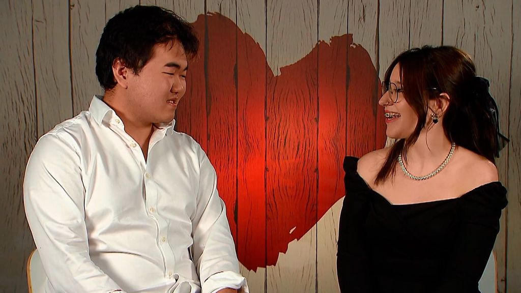 Jennifer y Ze durante su cita en 'First Dates'