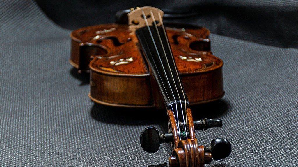 Los Mossos d'Esquadra localizan el violín valorado en 22.000 euros, dos presuntos ladrones han sido detenidos