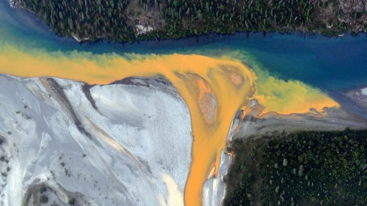 Una vista aérea del río Kutuk en el Parque Nacional Puertas del Ártico de Alaska