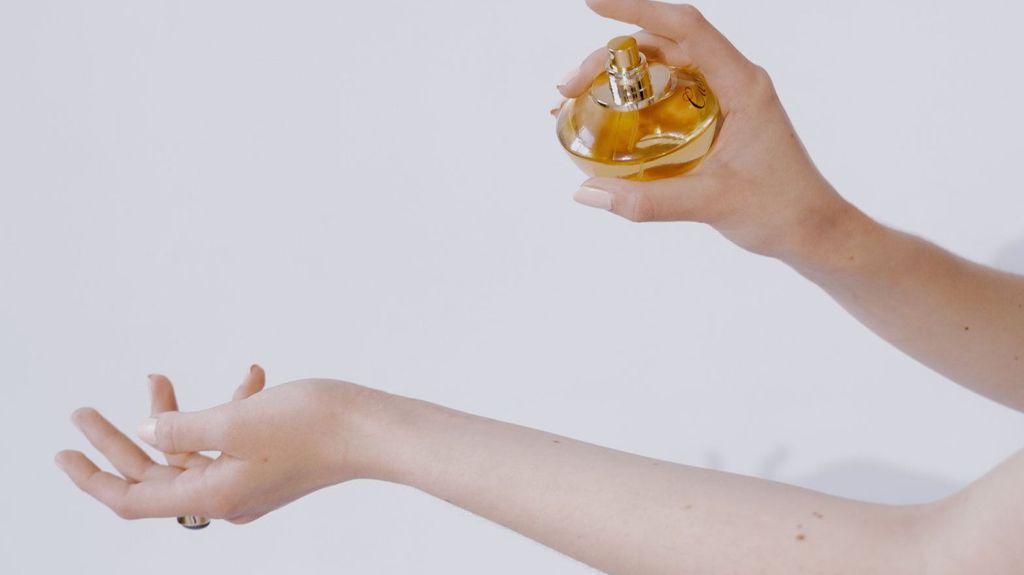 5 trucos infalibles que harán que tu perfume dure todo el dia