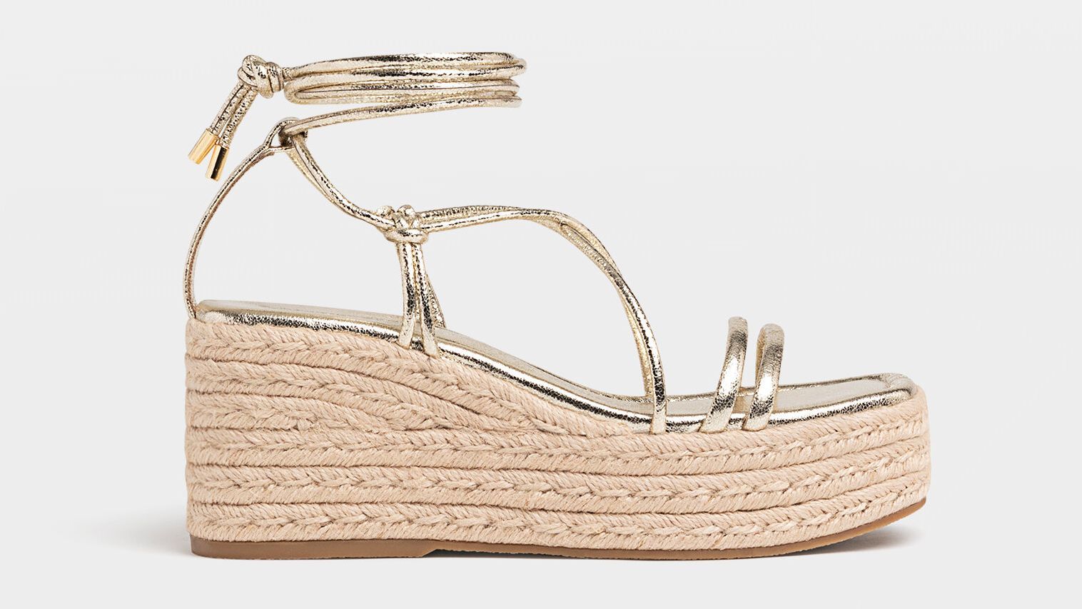 Sandalia Stradivarius.