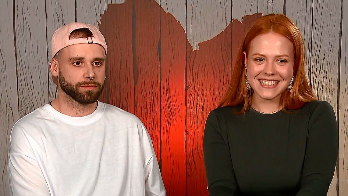 Cristina y Trinidad durante su cita en 'First Dates'