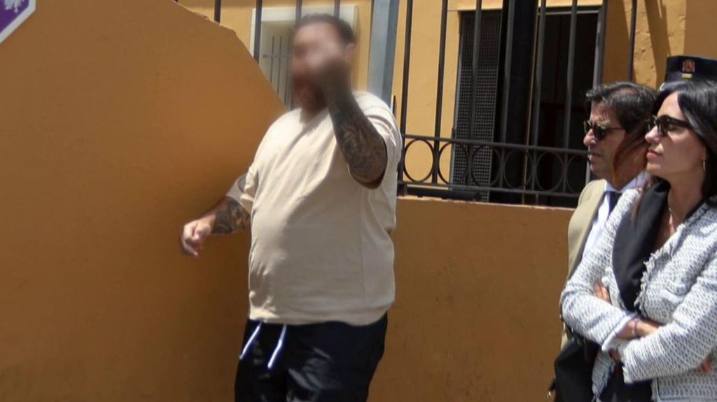 El conductor acusado de atropellar a un niño de 7 años en Valencia se entrega a la policía local