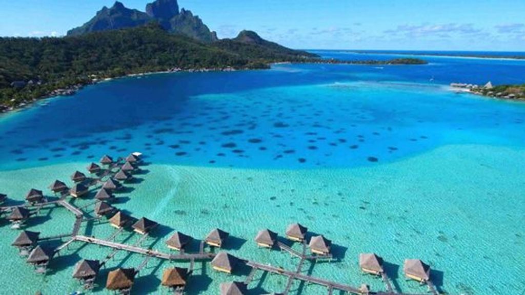 Es un conjunto de islas y archipiélagos considerado uno de las más bellos del mundo por sus impresionantes aguas turquesas