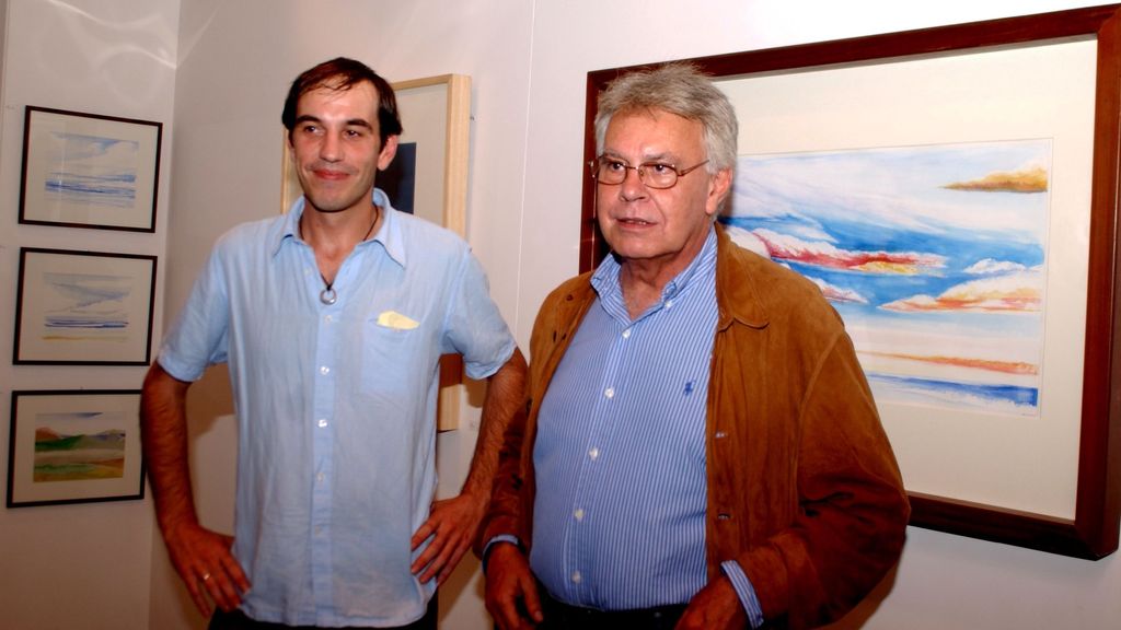 Felipe González junto a su hijo David
