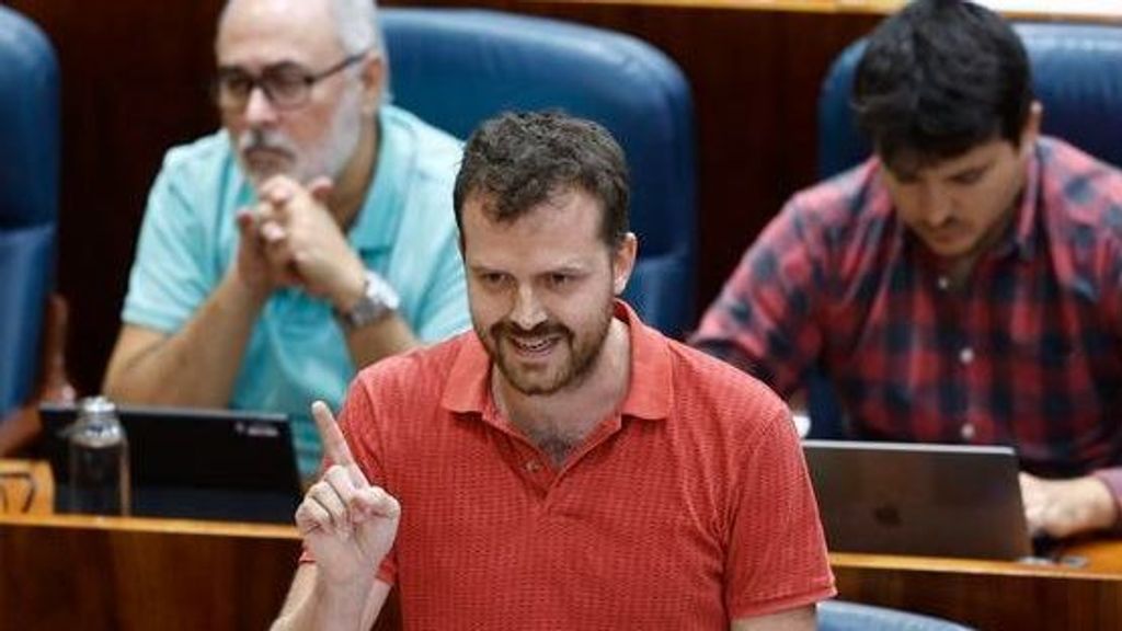 Las otras polémicas de Pablo Padilla, diputado de Más Madrid que 'dispara' a Ayuso