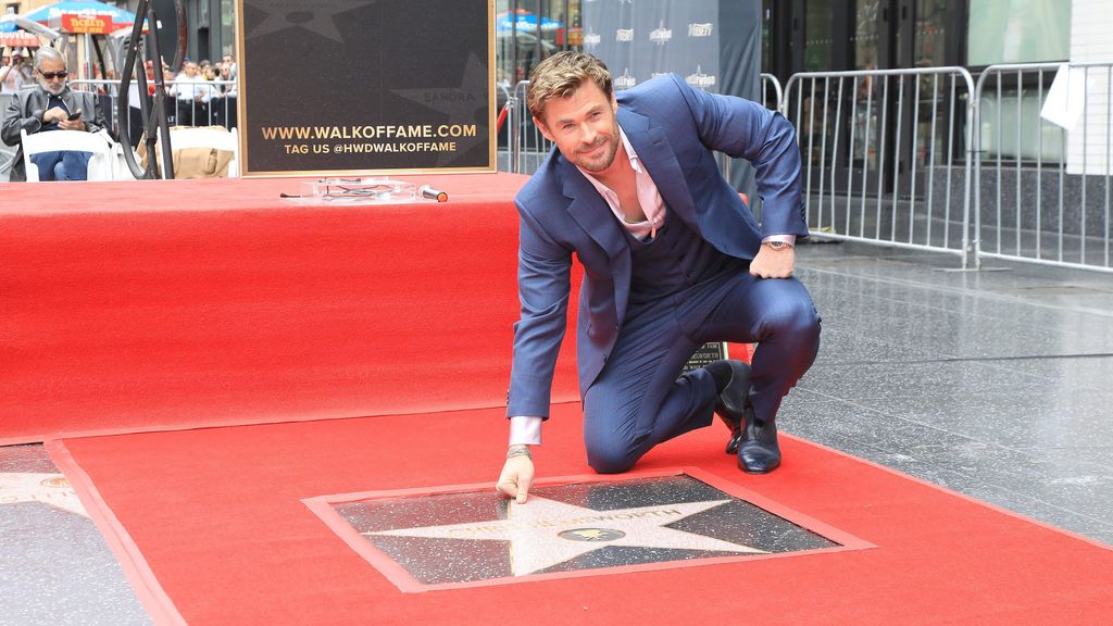 Chris Hemsworth con su estrella este pasado 23 de mayo.