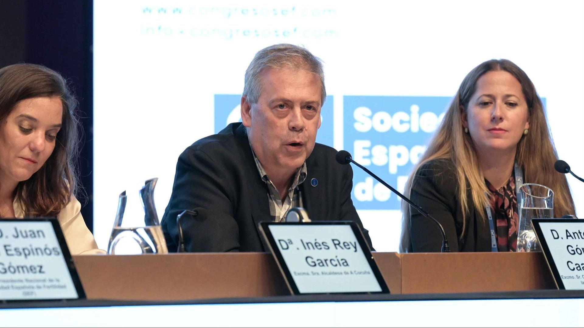 El conselleiro de Sanidade, Antonio Gómez Caamaño, en el congreso de la Sociedad Española de Fertilidad celebrado en A Coruña