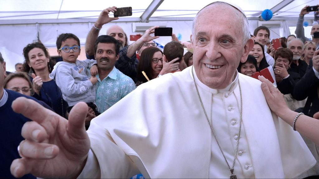 El Papa se ha disculpado por sus comentarios homófobos sobre el "ambiente marica" de los seminarios