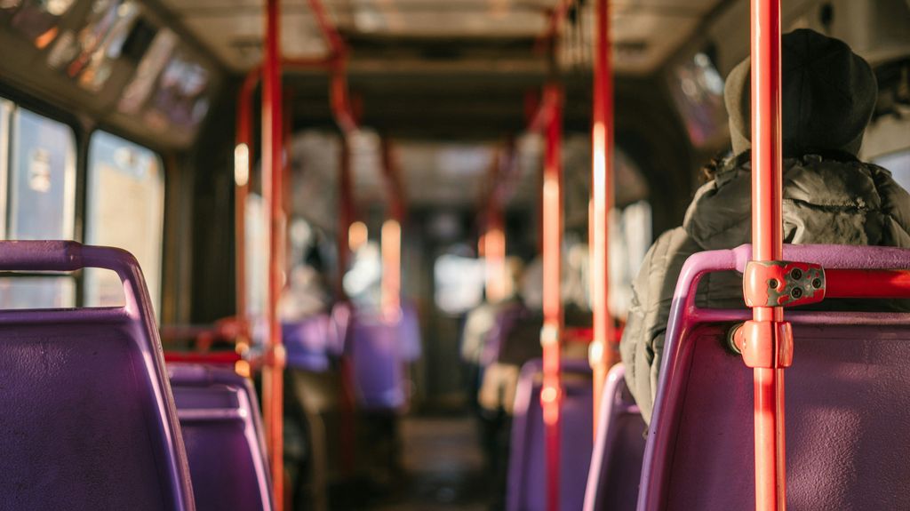 interior autobus unsplash