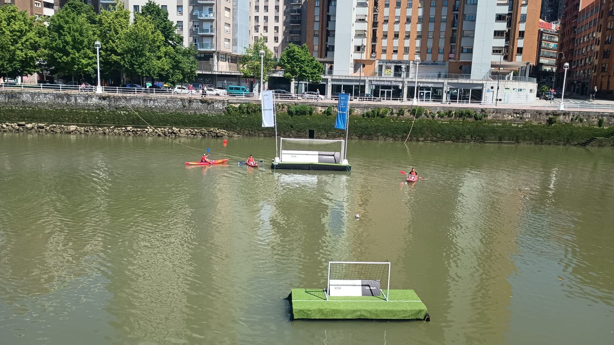 Porterías de fútbol flotantes