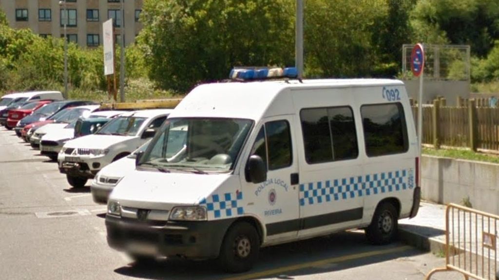 Furgoneta policial en Ribeira, A Coruña (2018)