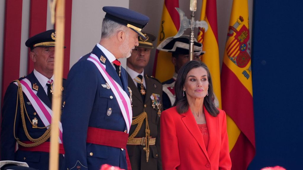 Los reyes presiden el desfile por el Día de las Fuerzas Armadas