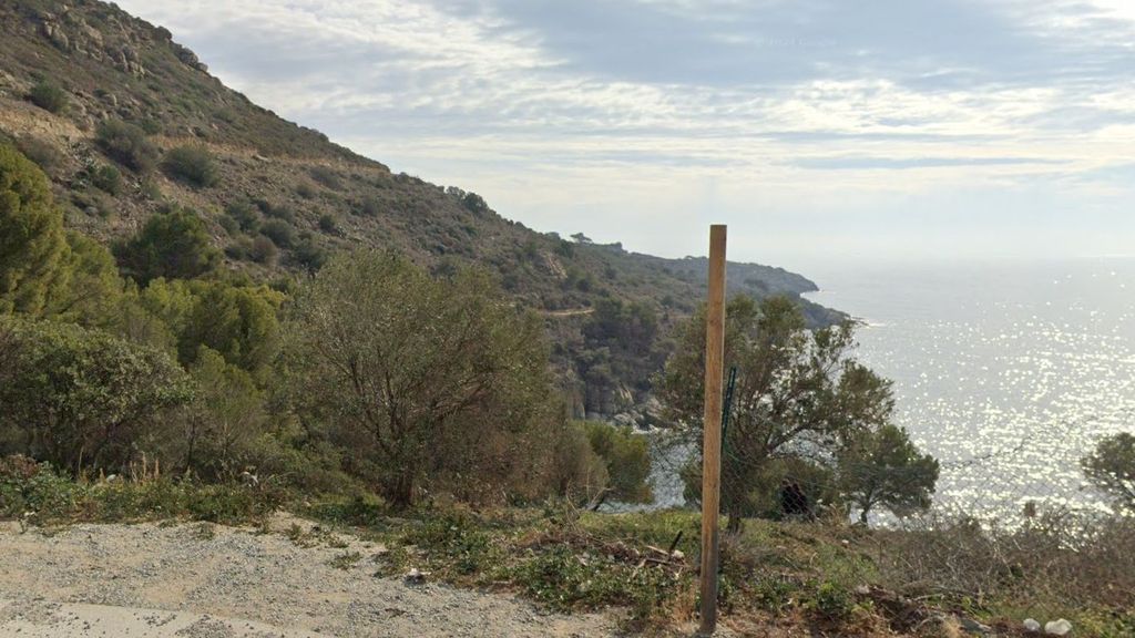 Camino de Ronda junto a la Costa Brava en Roses, Girona